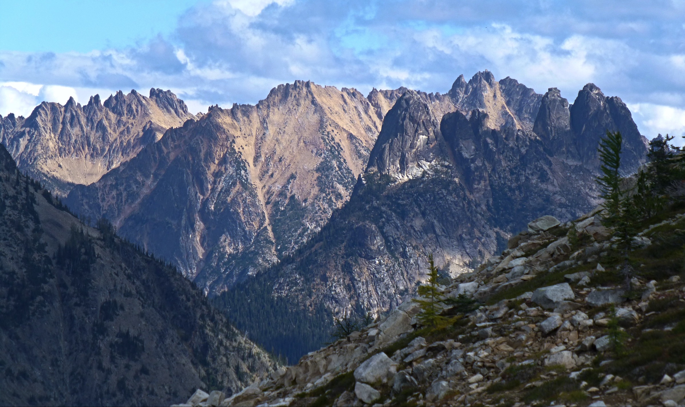 USA — Lake Chelan and the Eastern North Cascades: essential day-hikes
