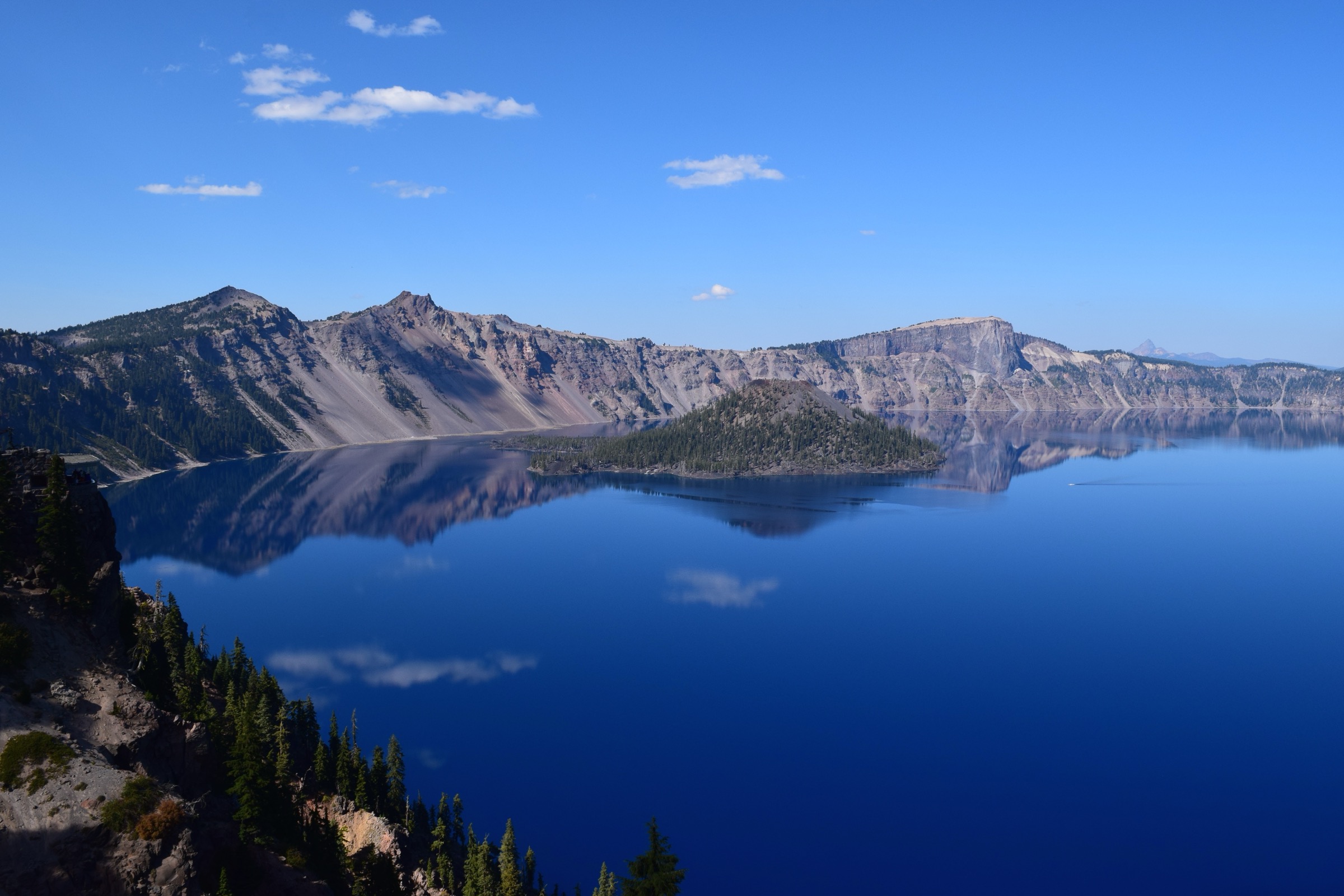 USA — Oregon Cascades: Crater Lake Day-Hikes