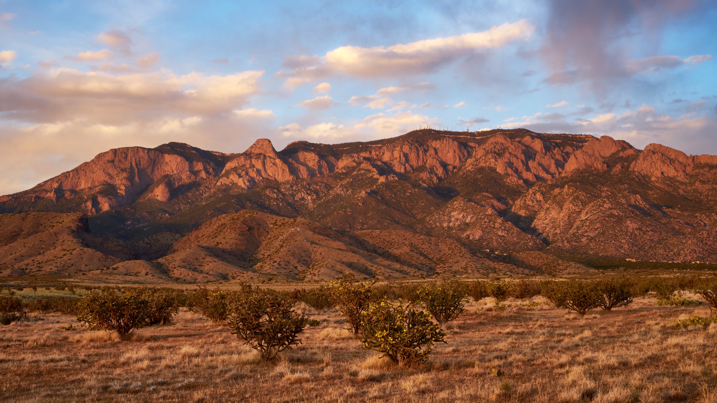 USA — Sandia and Manzano Mountains: essential day-hikes
