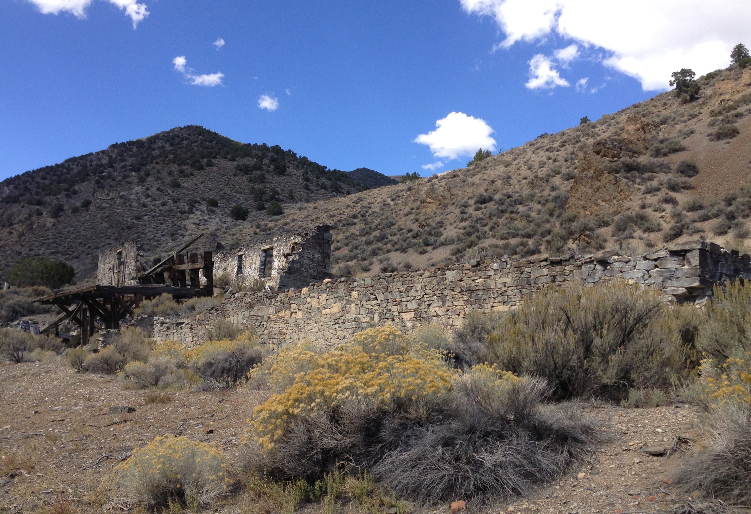 Ruines minières historiques le long de Kingston Canyon Road, Toiyabe Range, Nevada