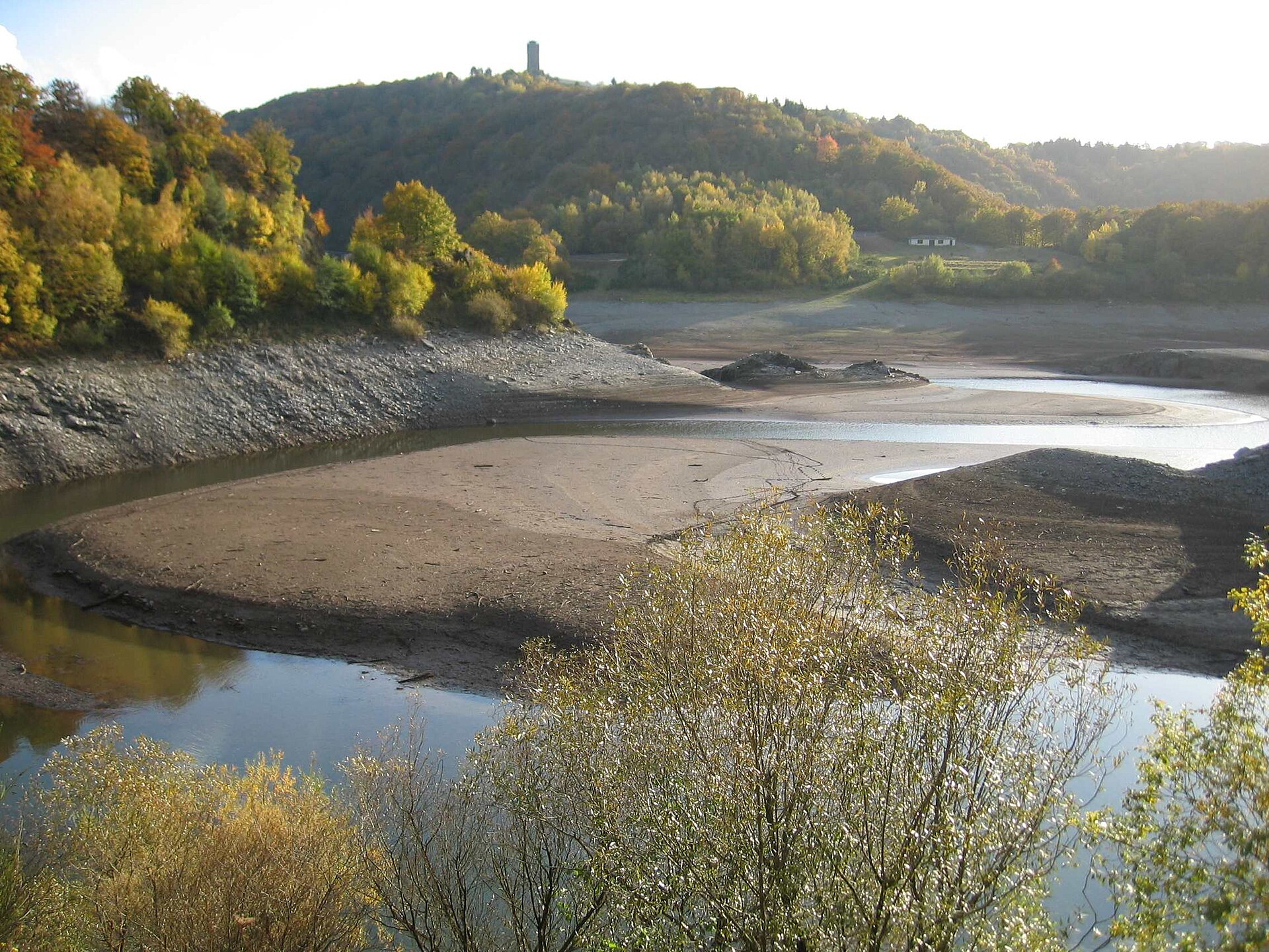 Lac de barrage de l'Urft sous Vogelsang