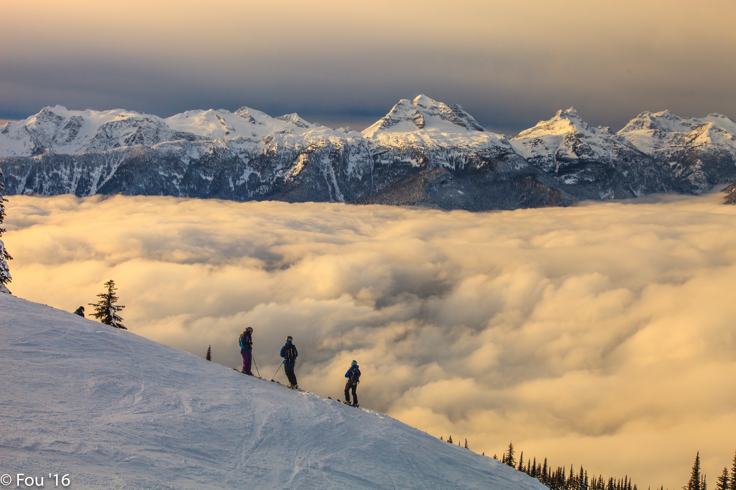 Ski de randonnée à Revelstoke : poudreuse des Selkirk, Rogers Pass et semaines en lodge