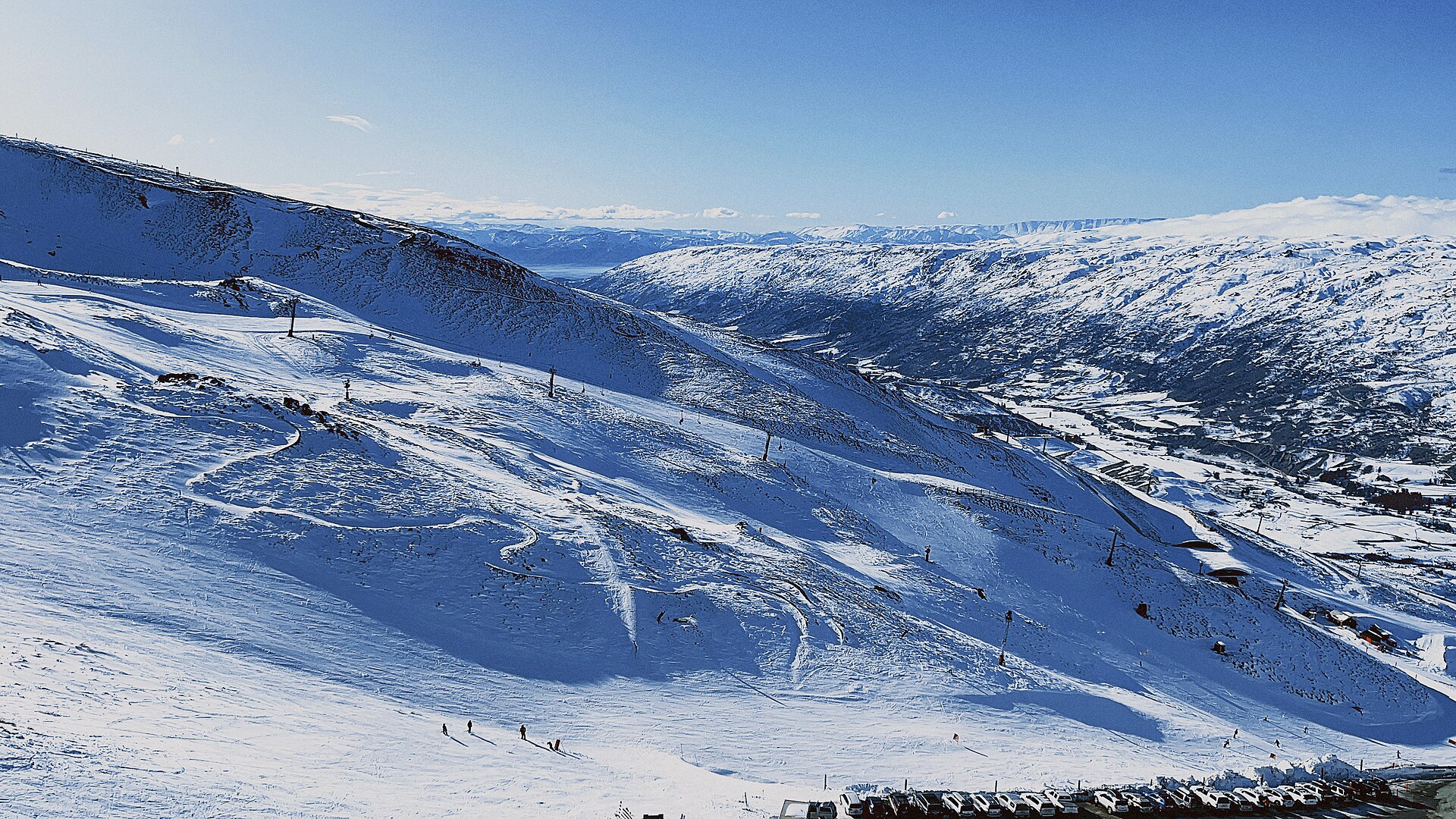 Open snow slopes and distant mountains at Cardrona Alpine Resort