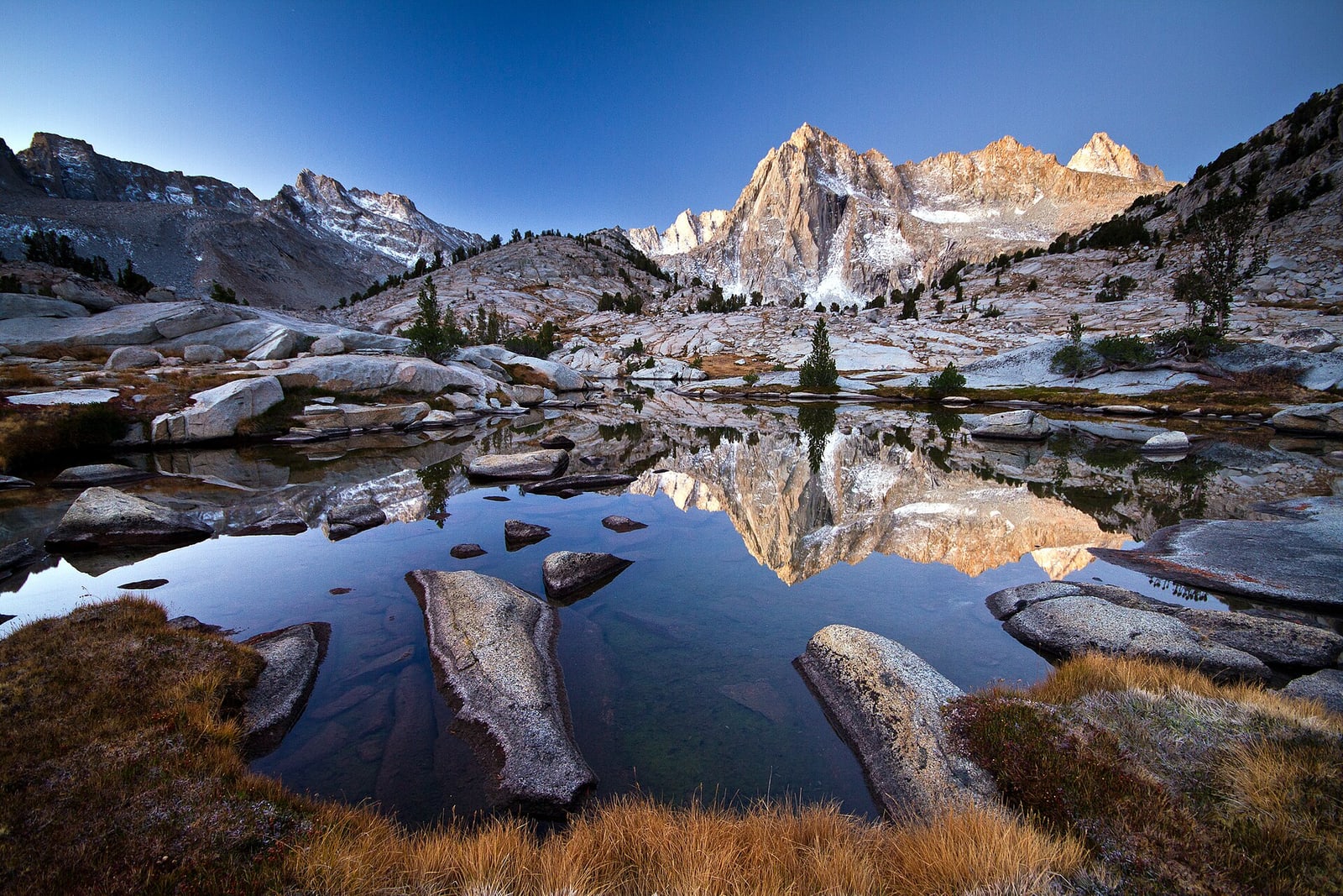 Sailor Lake and Picture Peak in the Sabrina Basin